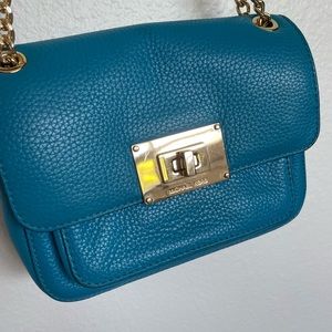 Micheal kors leather bag like new